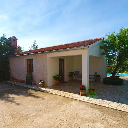 House Sergio 2206 Дом отдыха *